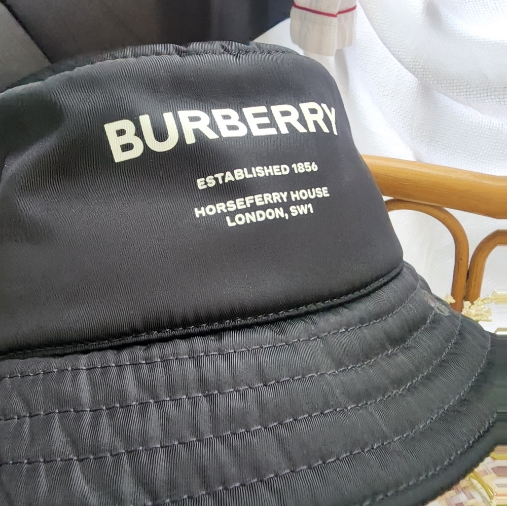 Authentic Burberry Black Bucket Hat with Logo M Size - Picture 6 of 14